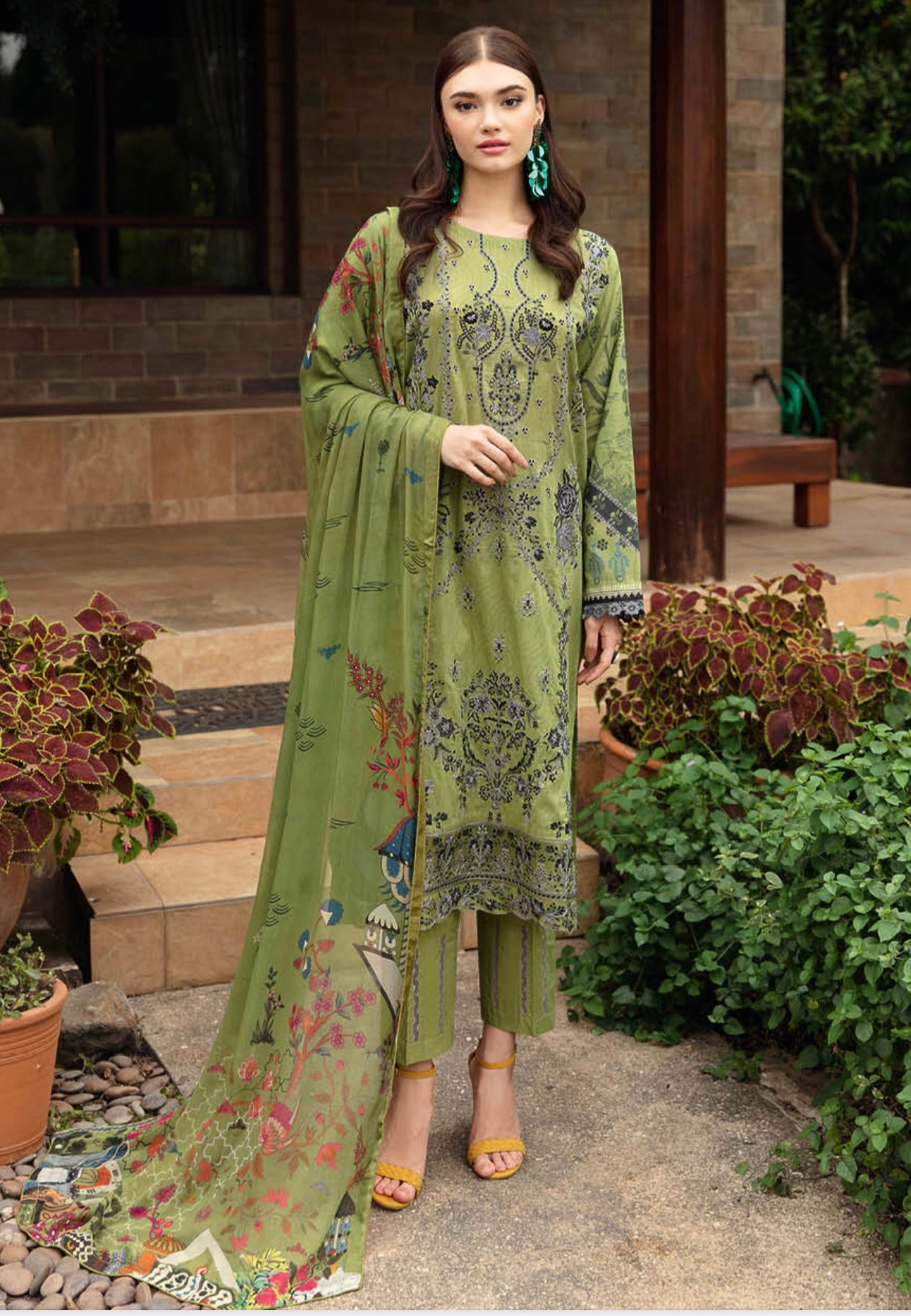 (178) Ramsha Riwayat Luxury Lawn 3-Piece Ready-Made Suit – Elegance Redefined
