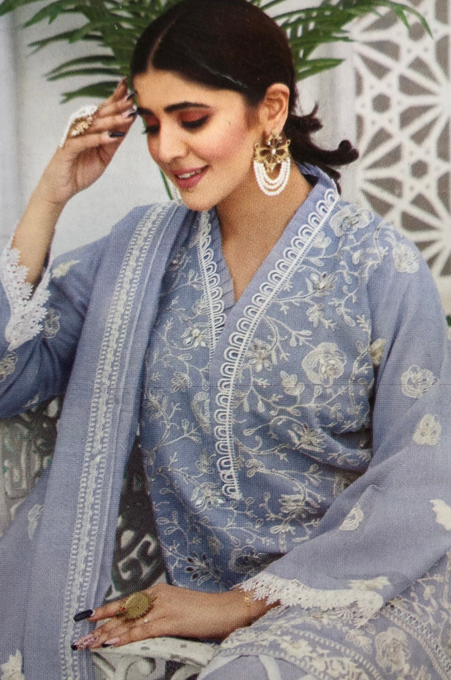 (209) Pakistani Mirror Lace Embroidered Kameez with Crinkle Plazzo Trousers