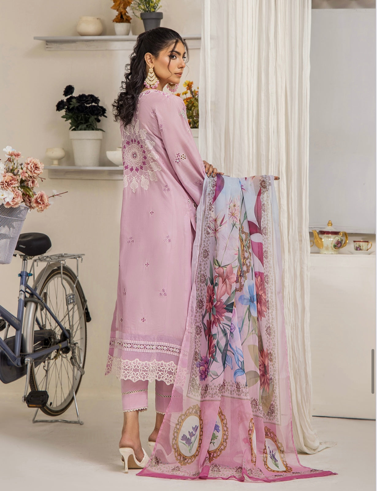 (296) Mayra Wisteria Elegance – Ready-to-Wear Lawn Shirt with Cotton Trousers & Printed Chiffon Dupatta