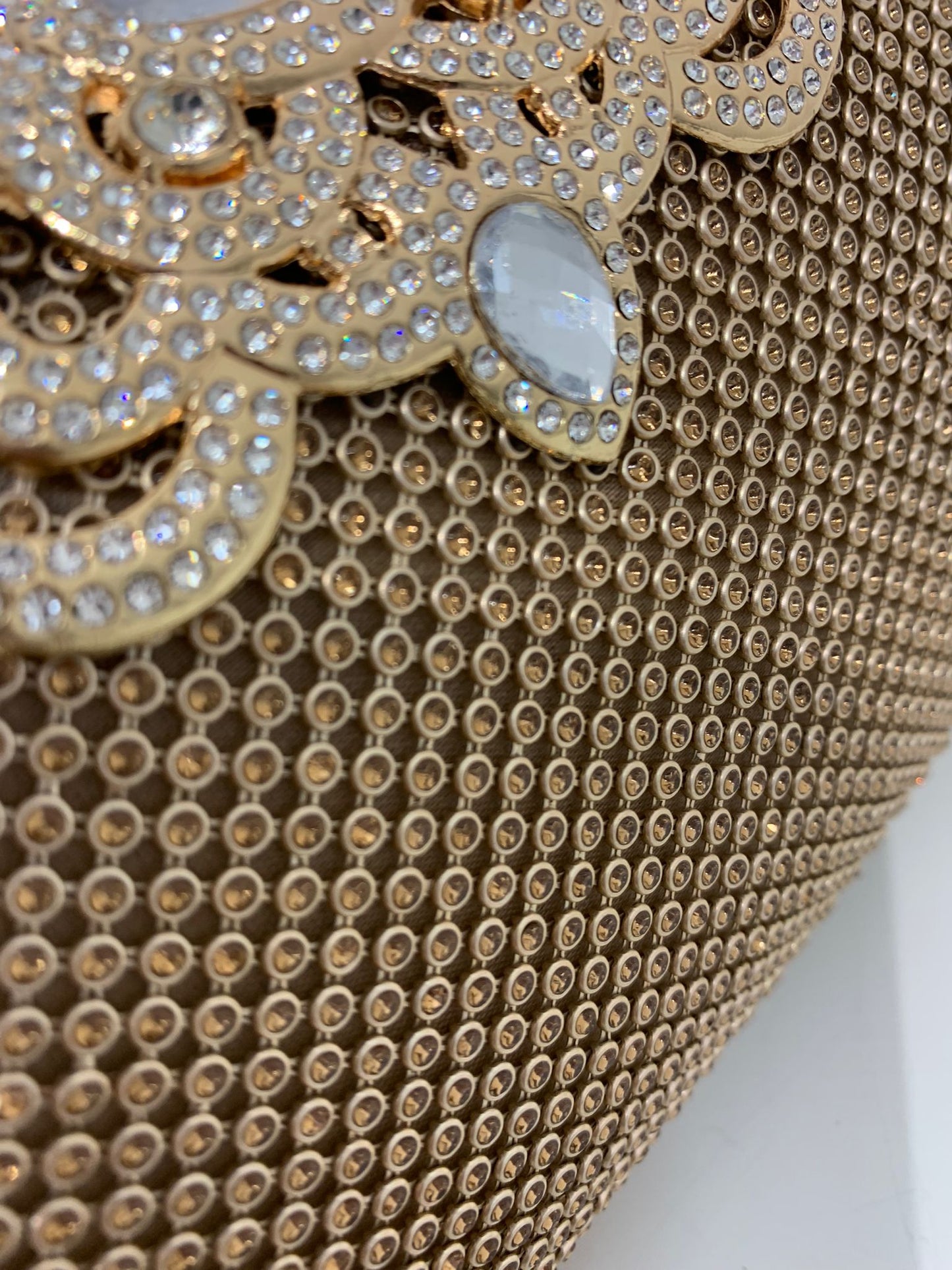 (215) Gold Clutch Bag with Clasp Opening & Long Chain