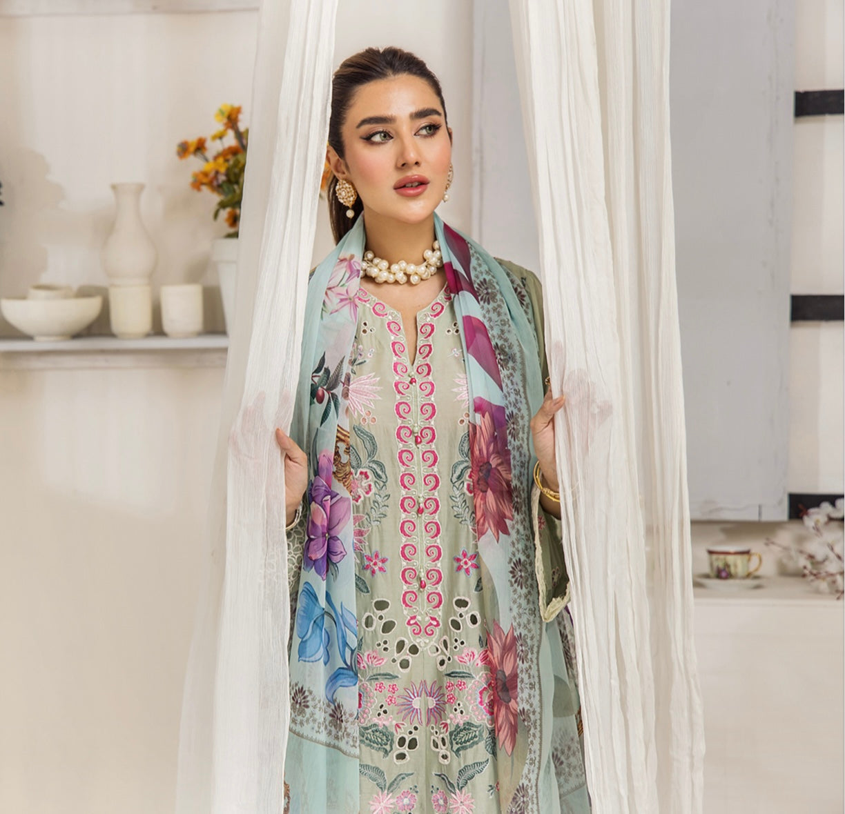 (177) Maya Enchanted Moss – Ready-to-Wear Lawn Kameez with Cotton Trousers & Chiffon Printed Dupatta