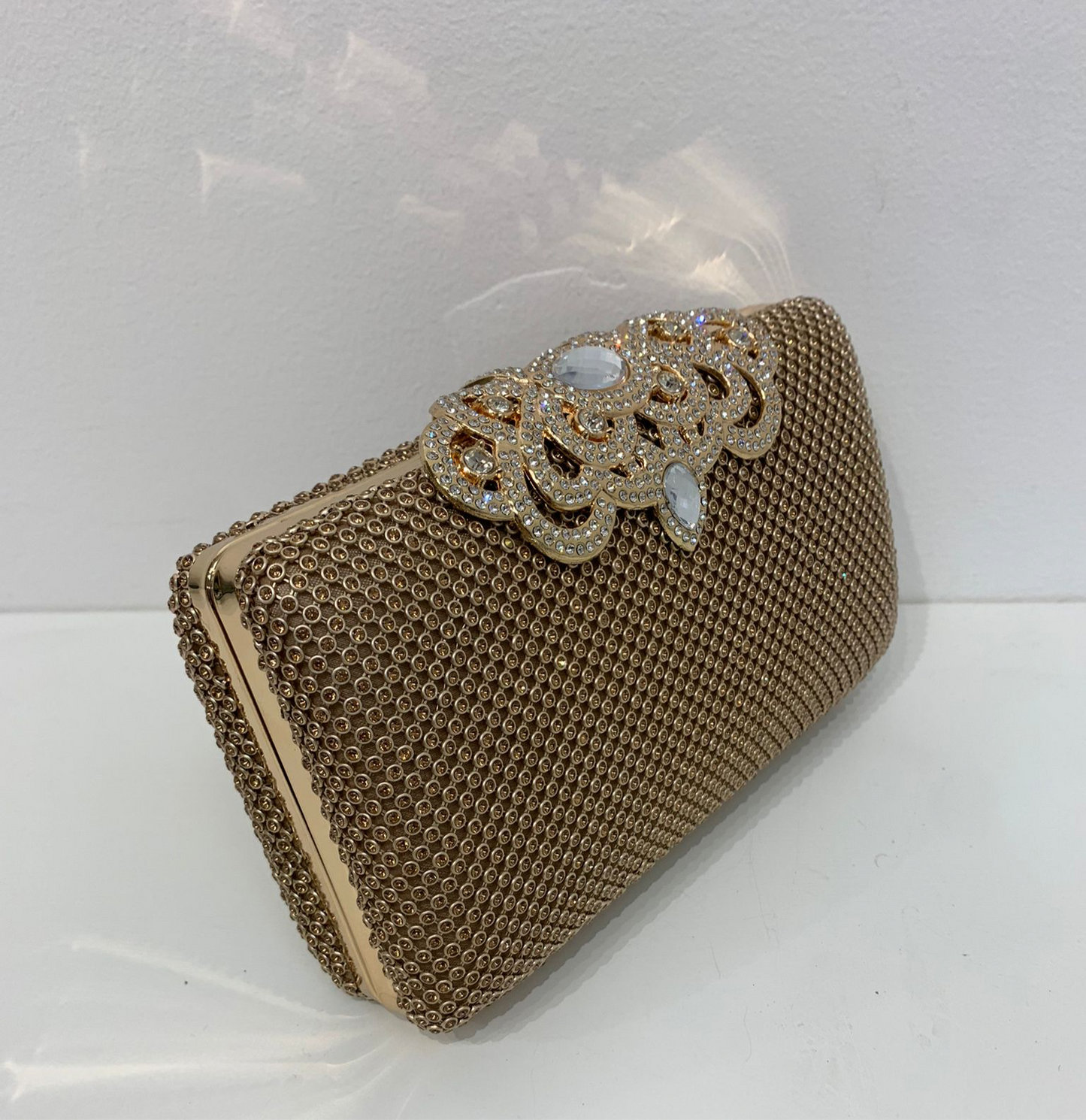(215) Gold Clutch Bag with Clasp Opening & Long Chain