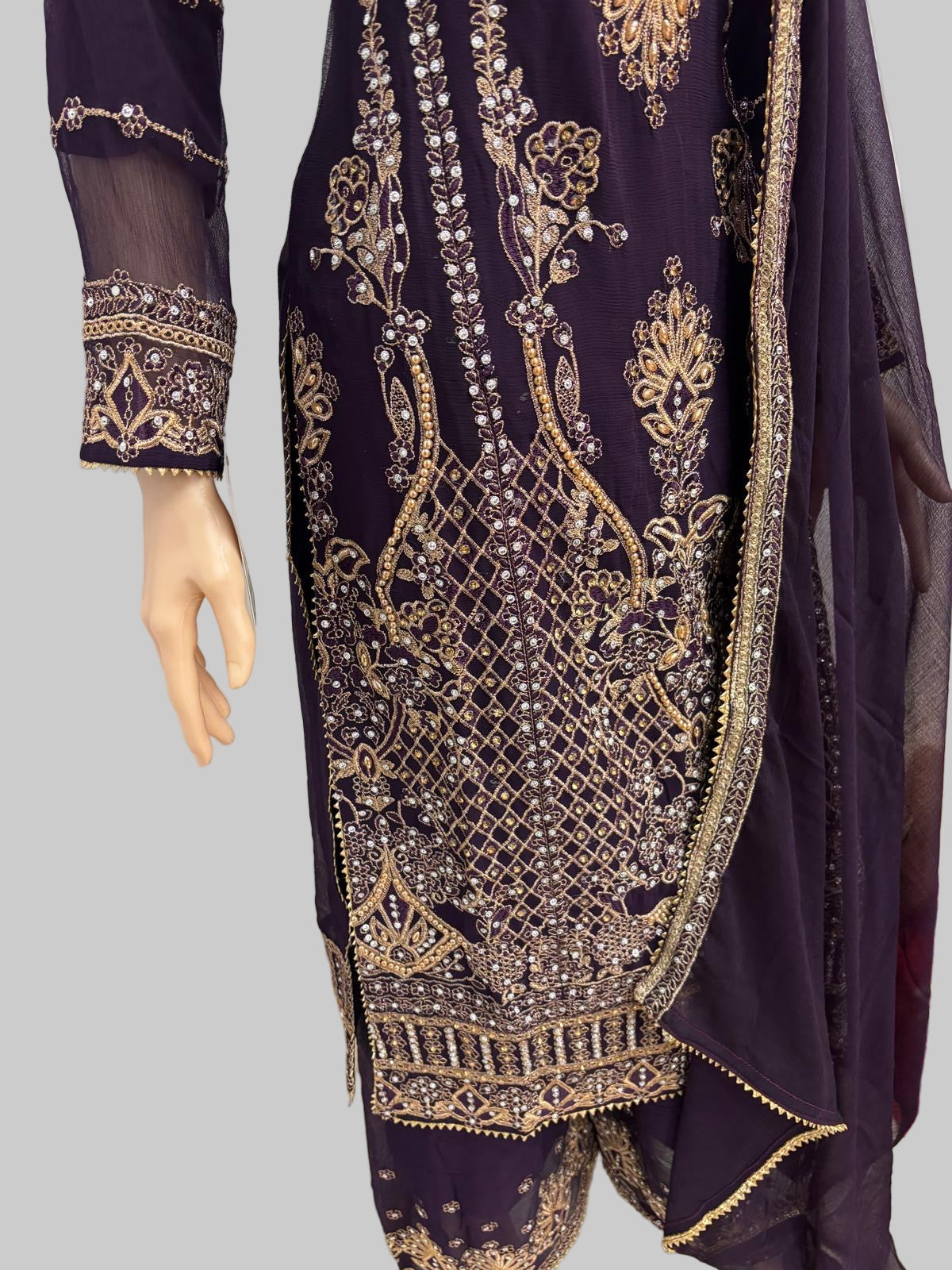 (131) Elegant Pakistani Embroidered Chiffon 3-Piece Occasion Wear Suit