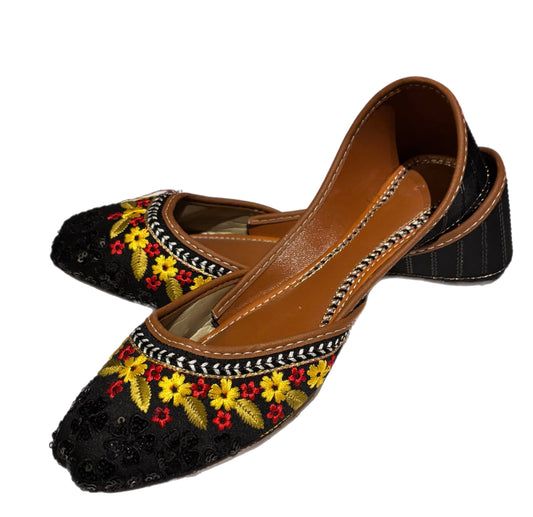(S11) Handmade Black Embroidered Khussa – Soft Foam Punjabi Jutti with Non-Slip Sole