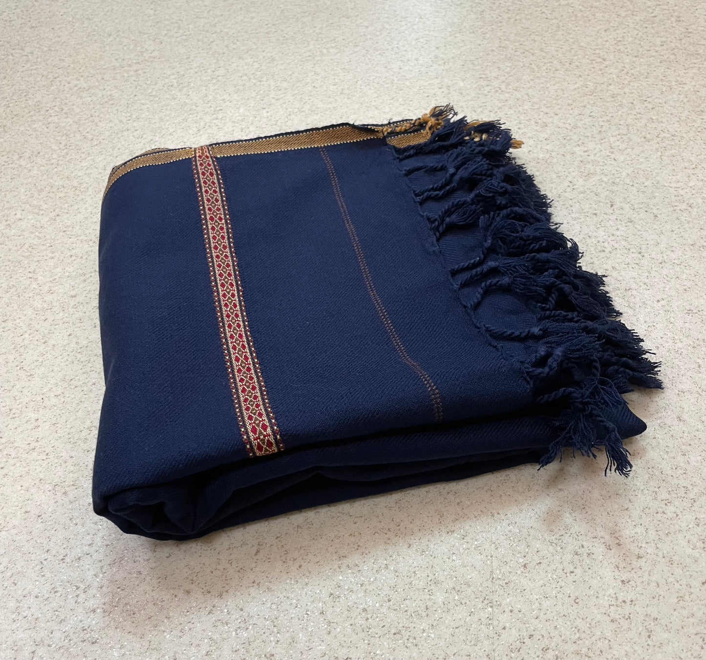 (223) Men's Winter Thick Extra-Large Tassel Shawl – Warm, Stylish, and Versatile