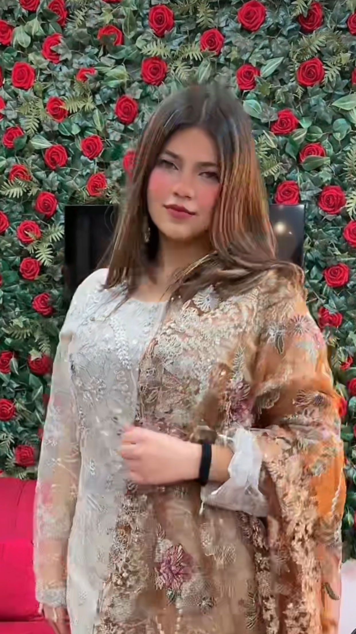 (90) Pakistani Embroidered Chiffon 3-Piece Suit & Contrasting Organza Dupatta