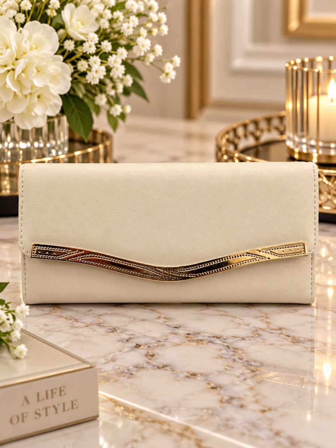 (354) Elegant cream purse with stylish gold detailing, multiple card slots, ID windows and a secure zipped compartment. Chic, spacious and perfect for everyday use