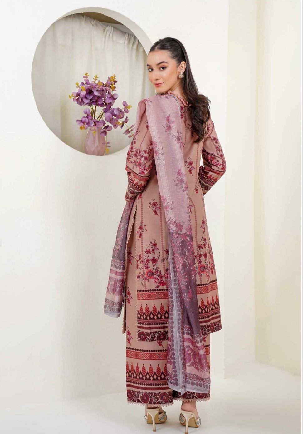(15) Lawn Luxe – Digital Print 3-Piece Ready-to-Wear Set with Munar Dupatta