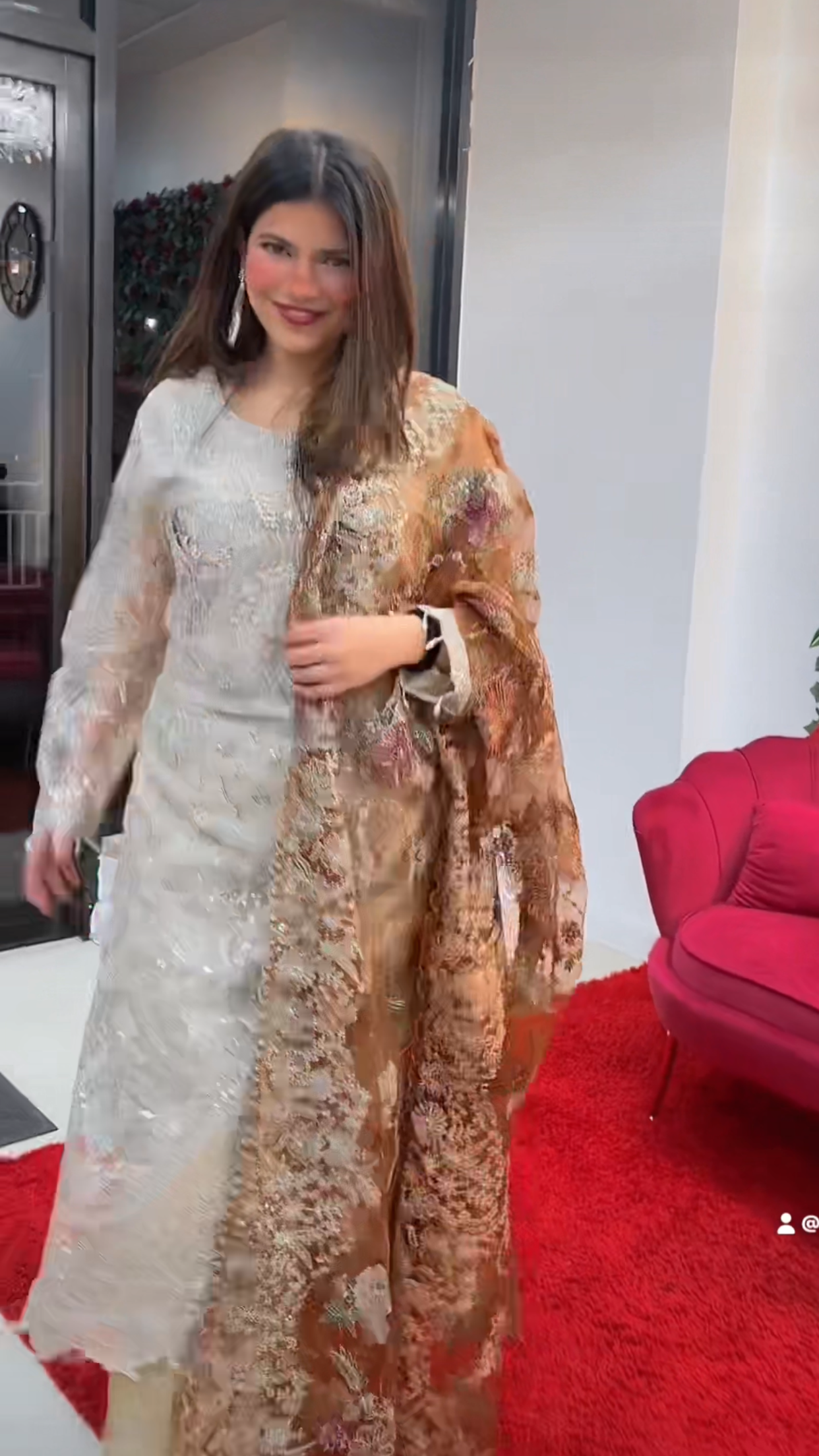 (90) Pakistani Embroidered Chiffon 3-Piece Suit & Contrasting Organza Dupatta