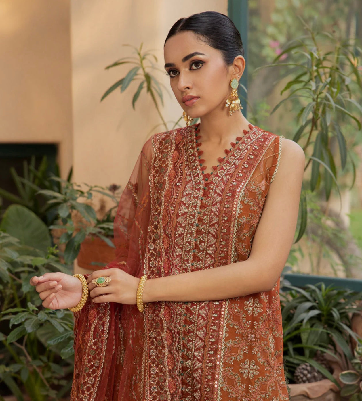 (85) Xenia LaMode – Luxury Captivating Unstitched Suit