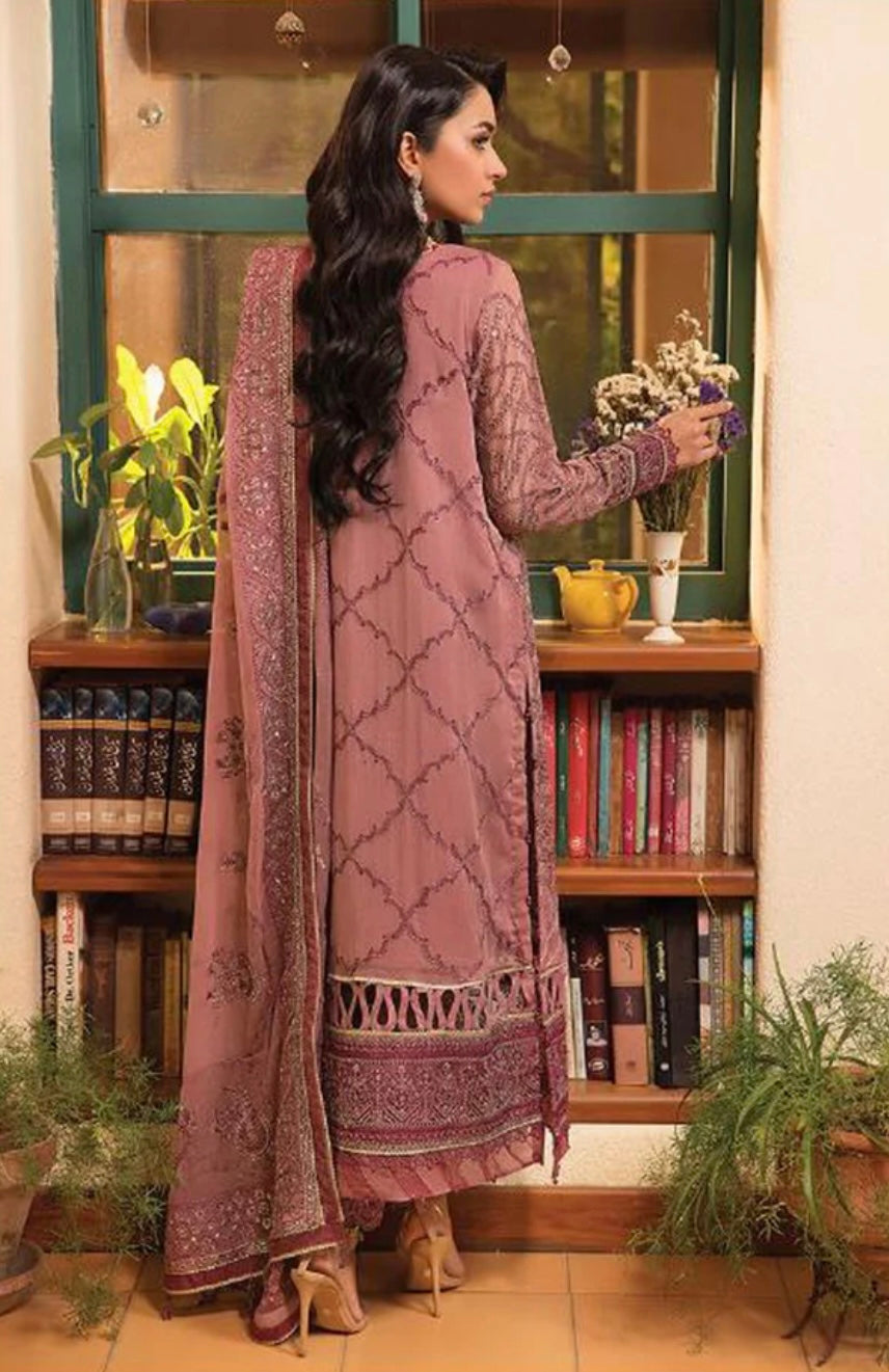 (77) Xenia LaMode – Luxury Captivating Unstitched Suit