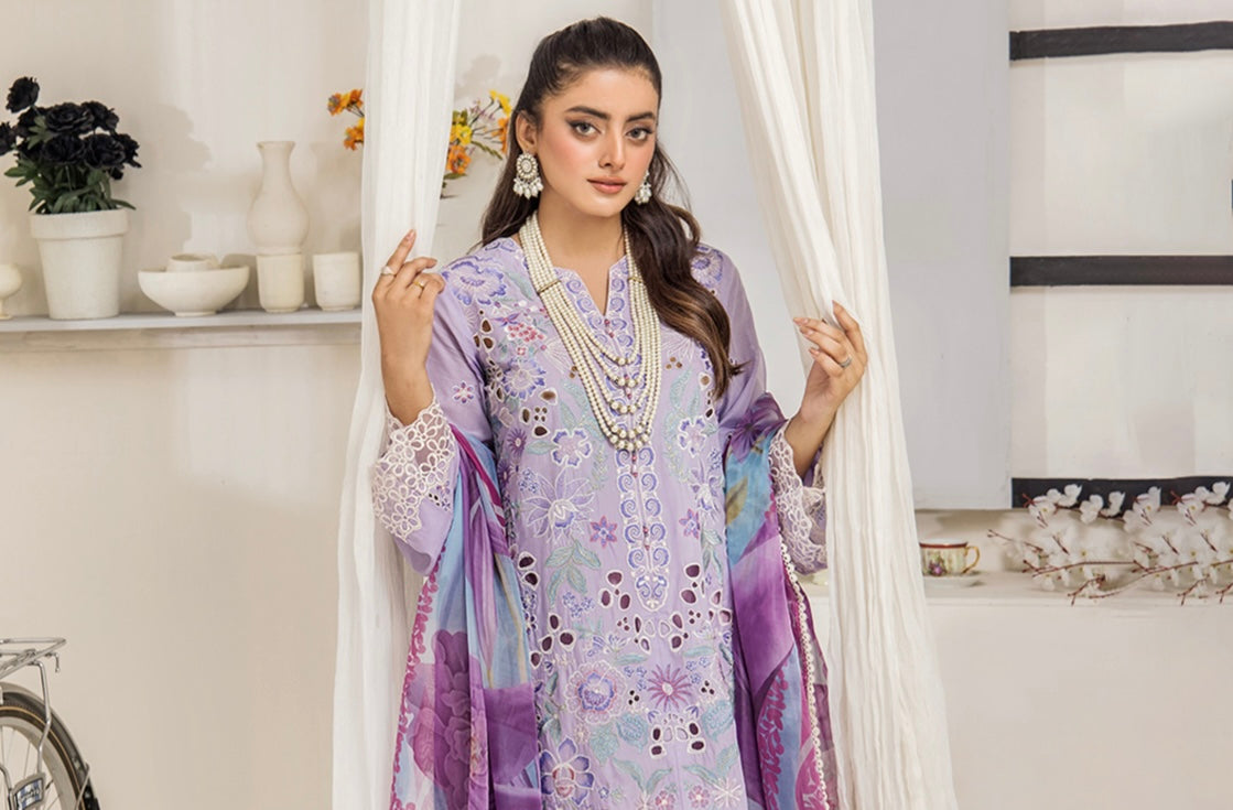 (293) Mayra Wisteria Elegance – Ready-to-Wear Lawn Shirt with Cotton Trousers & Printed Chiffon Dupatta