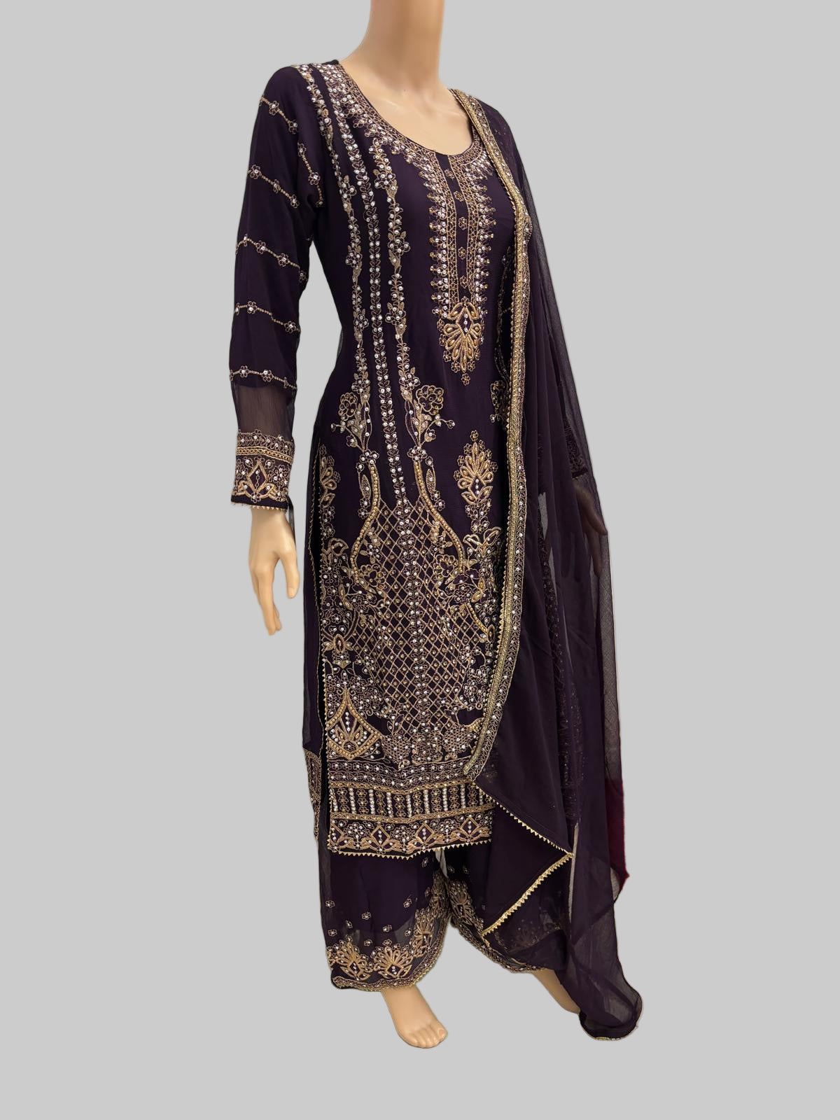 (131) Elegant Pakistani Embroidered Chiffon 3-Piece Occasion Wear Suit